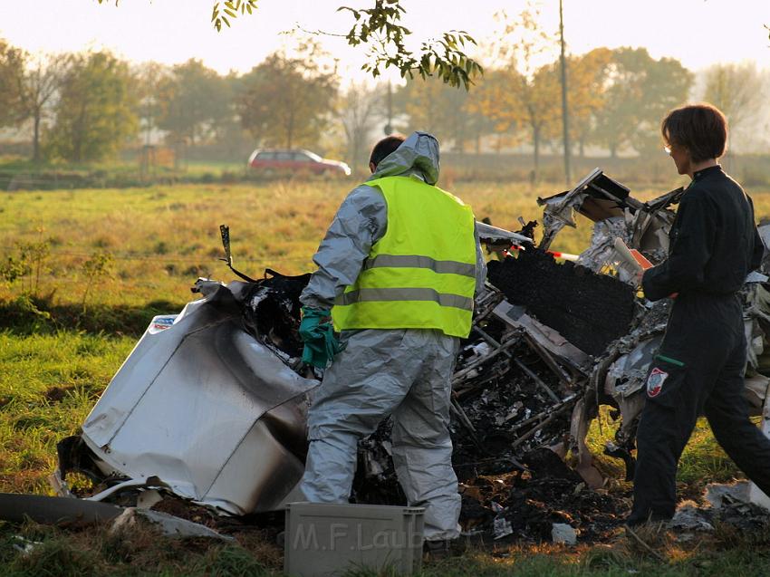 Kleinflugzeug abgestuerzt Sankt Augustin Meindorf P229.JPG